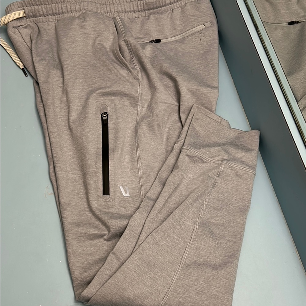 Vuori Men's Size M Gray Sunday Performance Jogger Pants